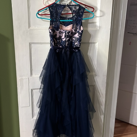 Classy girl dress - Picture 3 of 6